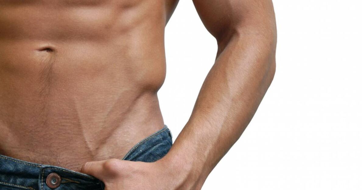 gizon sexy, kirurgikoki handitutako zakila duena