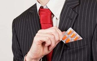 Nerabezaroan, gizonezkoen hormonak dituzten pilulak hartzeak zakila luzatuko du